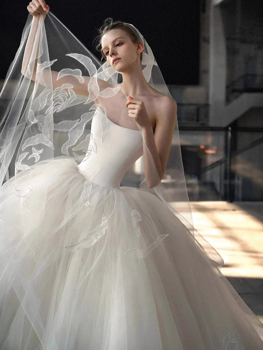 Xmsli | French Palace Satin Tube Top Wedding Dress with Train, Slim Fit Forest Style Bridal Gown for Fantasy Photography