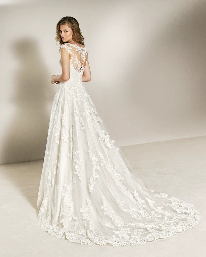 Xmsli | Simple Lace V-Neck Wedding Dress with Trailing Princess Gown, Slim Fit Fairy French Bride Dress