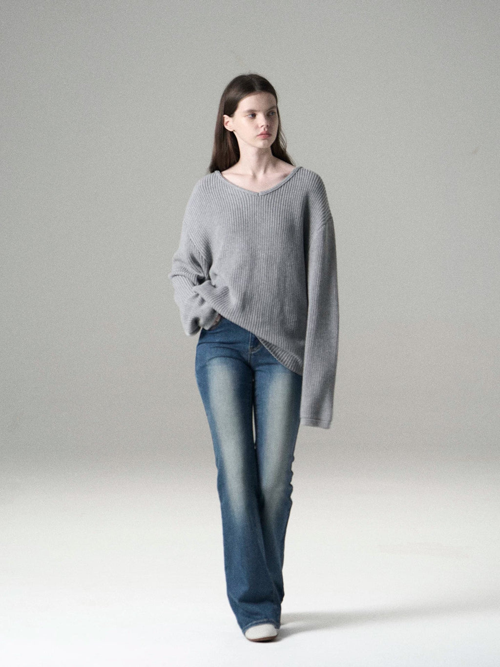 Xmsli | Simple and Versatile V-Neck Long-Sleeved Sweater for Women - Loose Fit Slimming Sweater Top