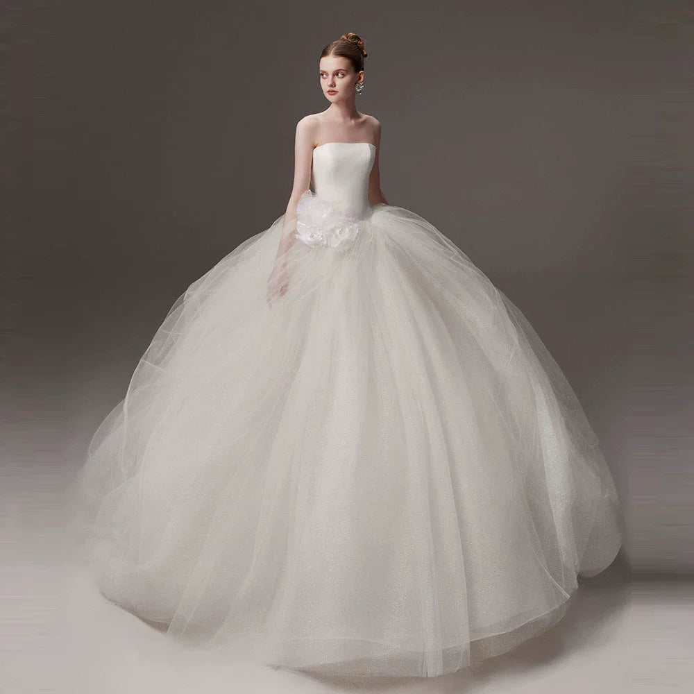 Xmsli | French Princess Tubeless Wedding Dress with Simple Puff Skirt and Fantasy Floral Details, Ethereal Bride Gown with Gauze