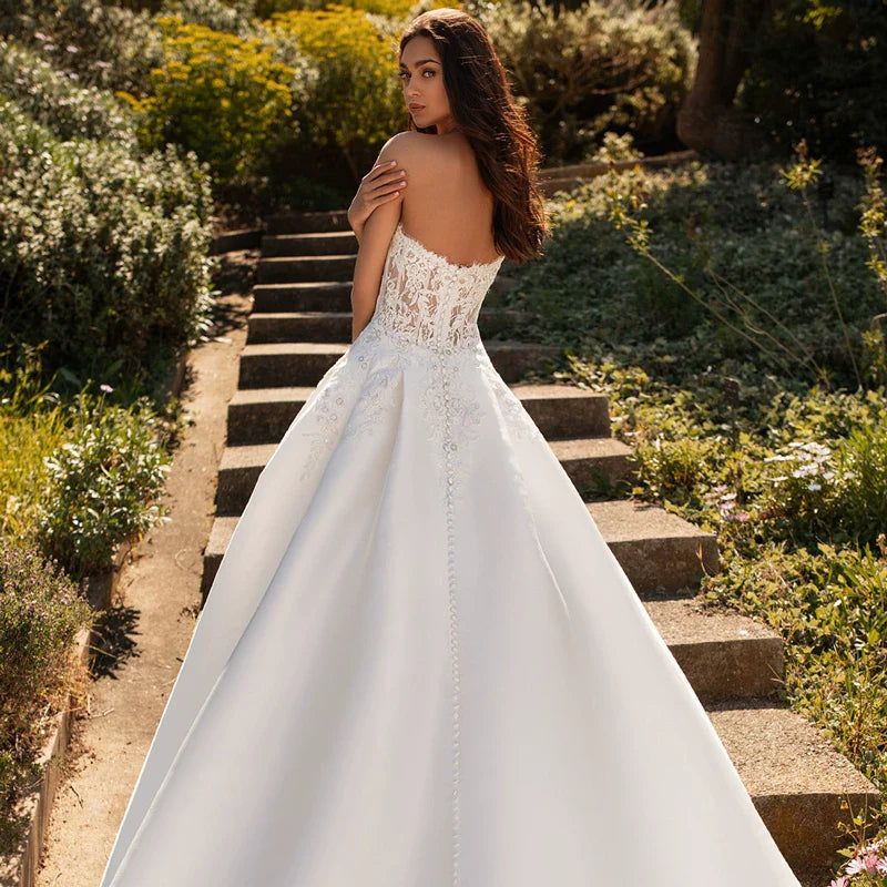 Xmsli | French Satin Tube Top Wedding Dress with Slimming Princess Tutu Skirt, Elegant European and American Bridal Gown with Wedding Veil