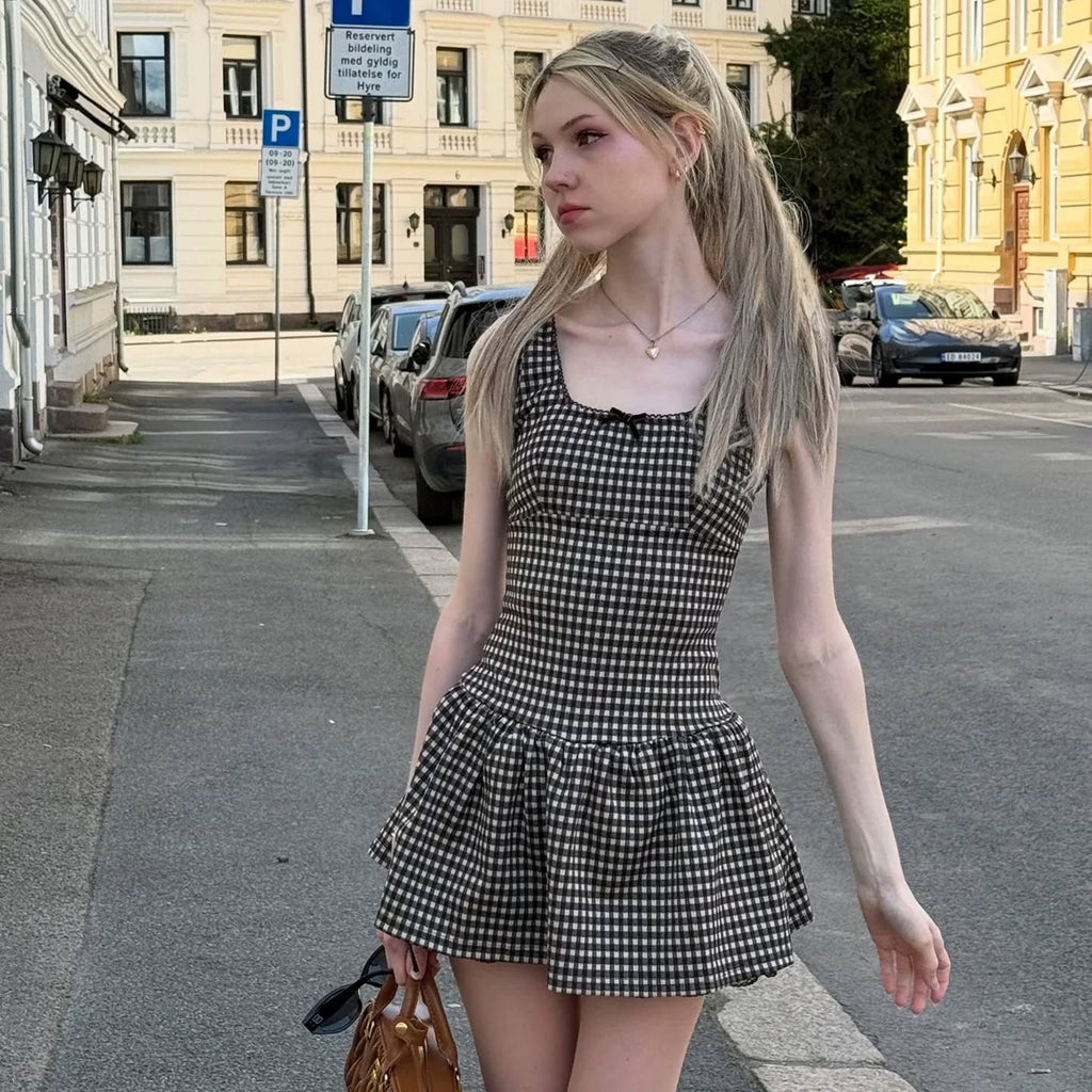 Xmsli | French Girly Plaid Square Neck Sleeveless Dress, Slimming Waist and Pleated mini Skirt for Hot Girls