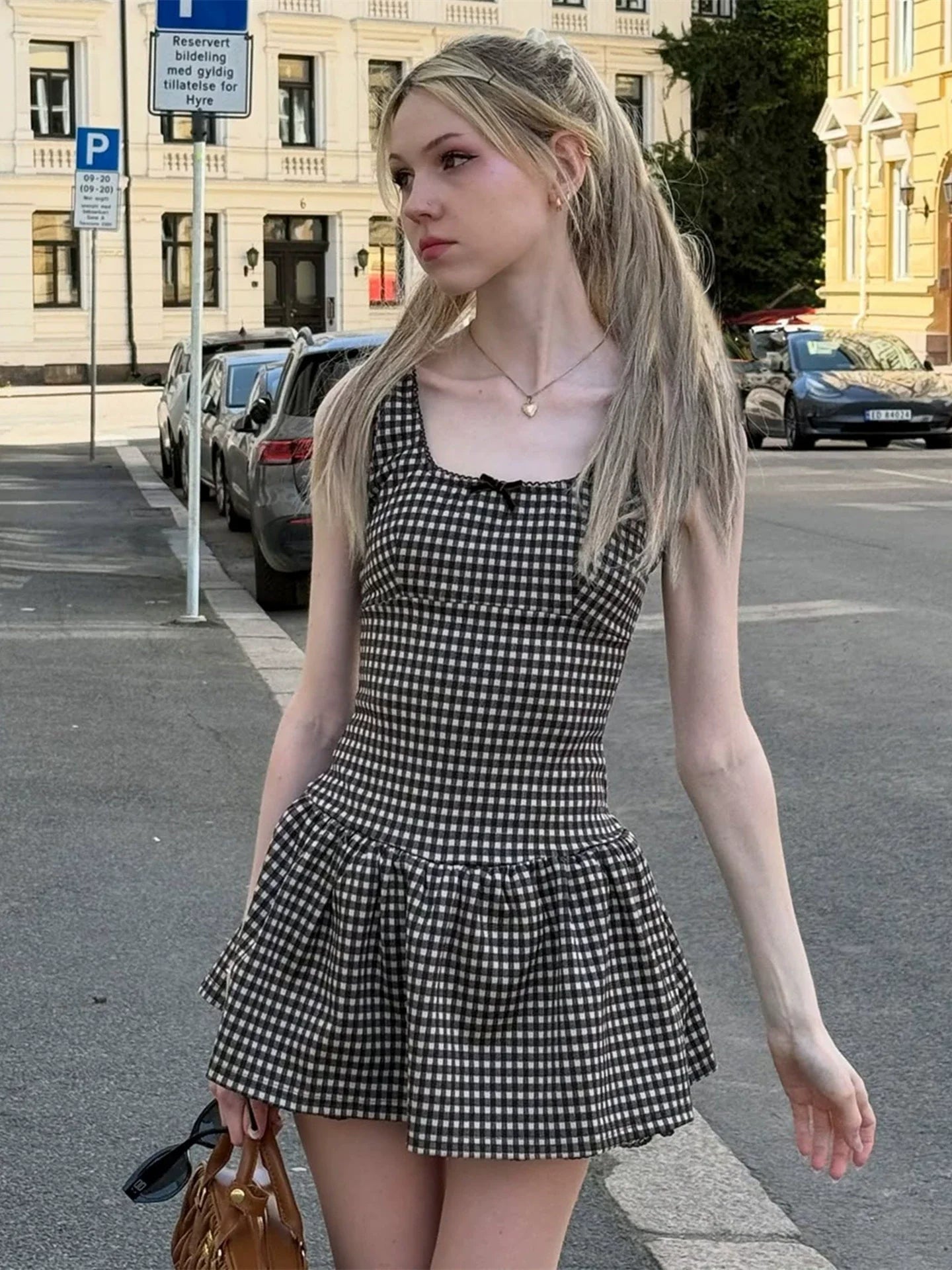 Xmsli | French Girly Plaid Square Neck Sleeveless Dress, Slimming Waist and Pleated mini Skirt for Hot Girls