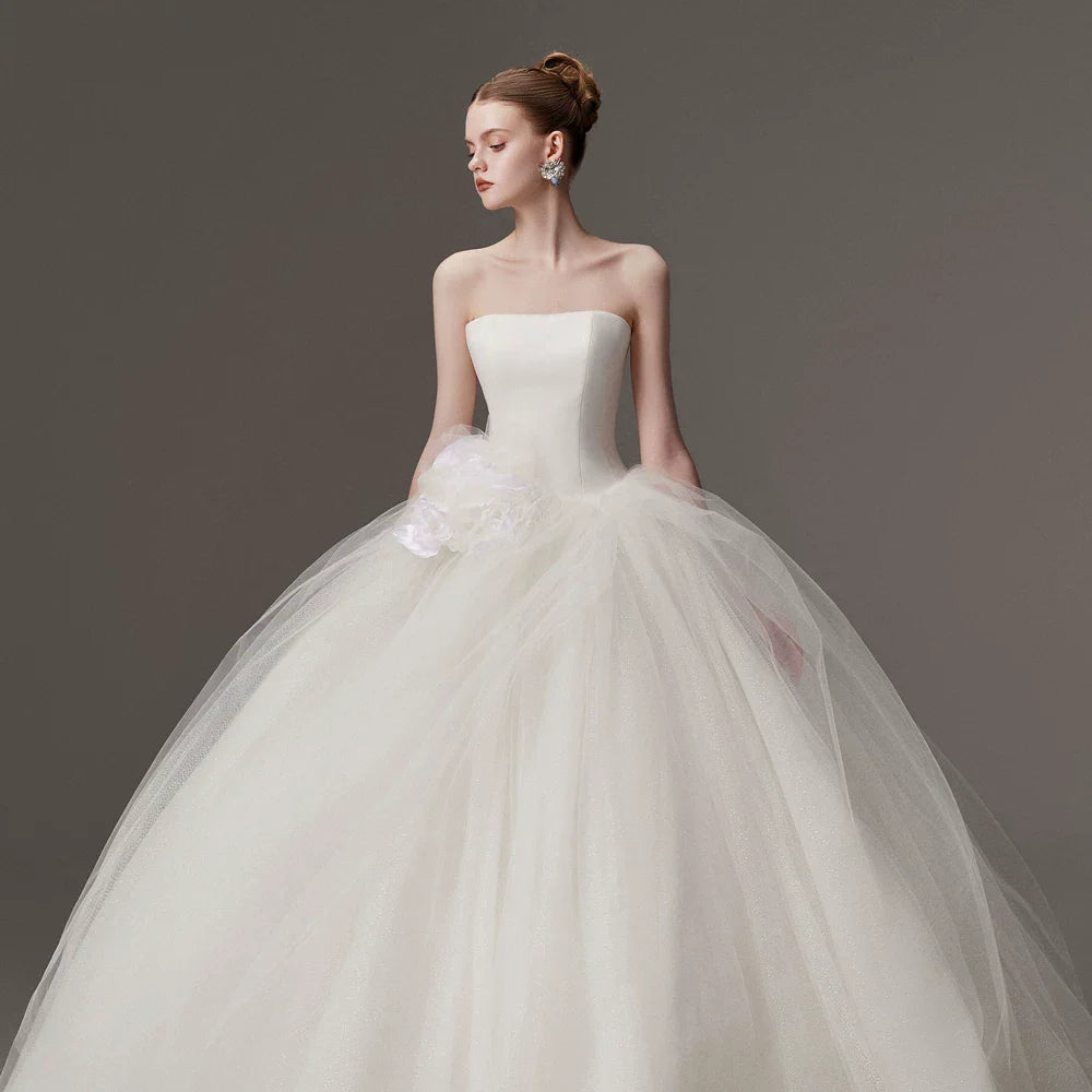 Xmsli | French Princess Tubeless Wedding Dress with Simple Puff Skirt and Fantasy Floral Details, Ethereal Bride Gown with Gauze