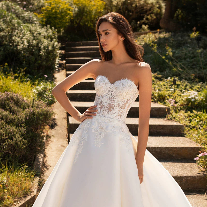 Xmsli | French Satin Tube Top Wedding Dress with Slimming Princess Tutu Skirt, Elegant European and American Bridal Gown with Wedding Veil